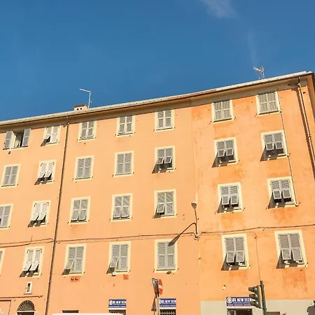 Homes In - Young Apartment Genoa
